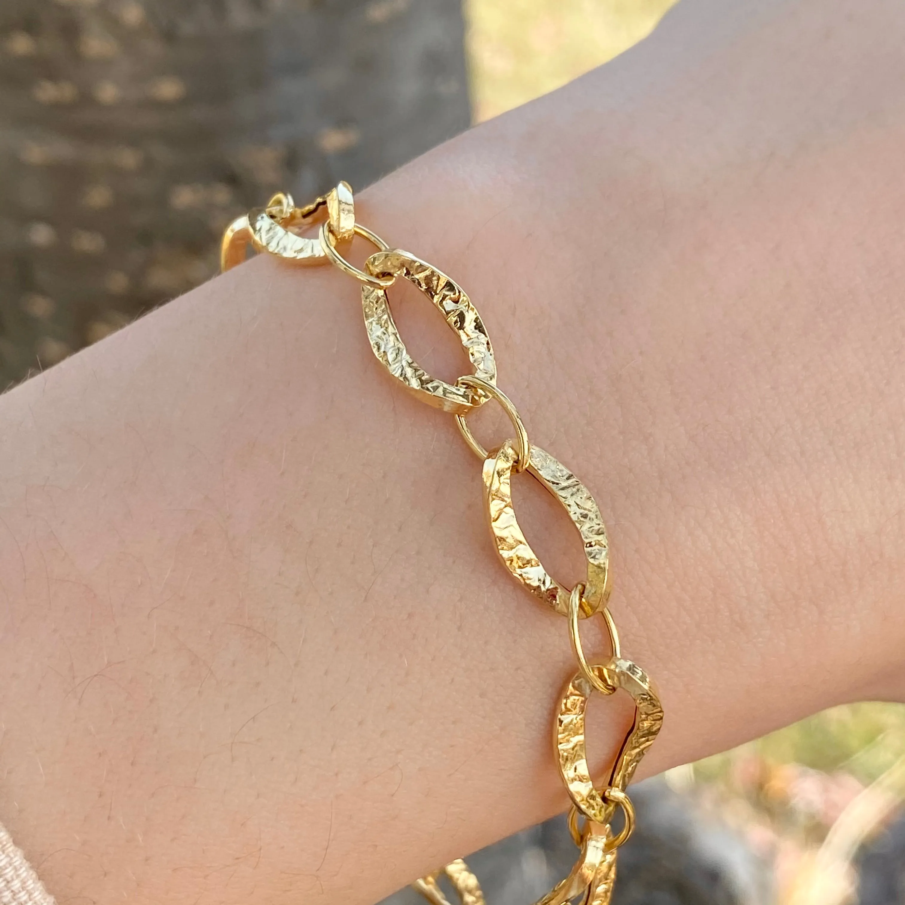 14KT Yellow Gold Hammered Oval Link Toggle Bracelet