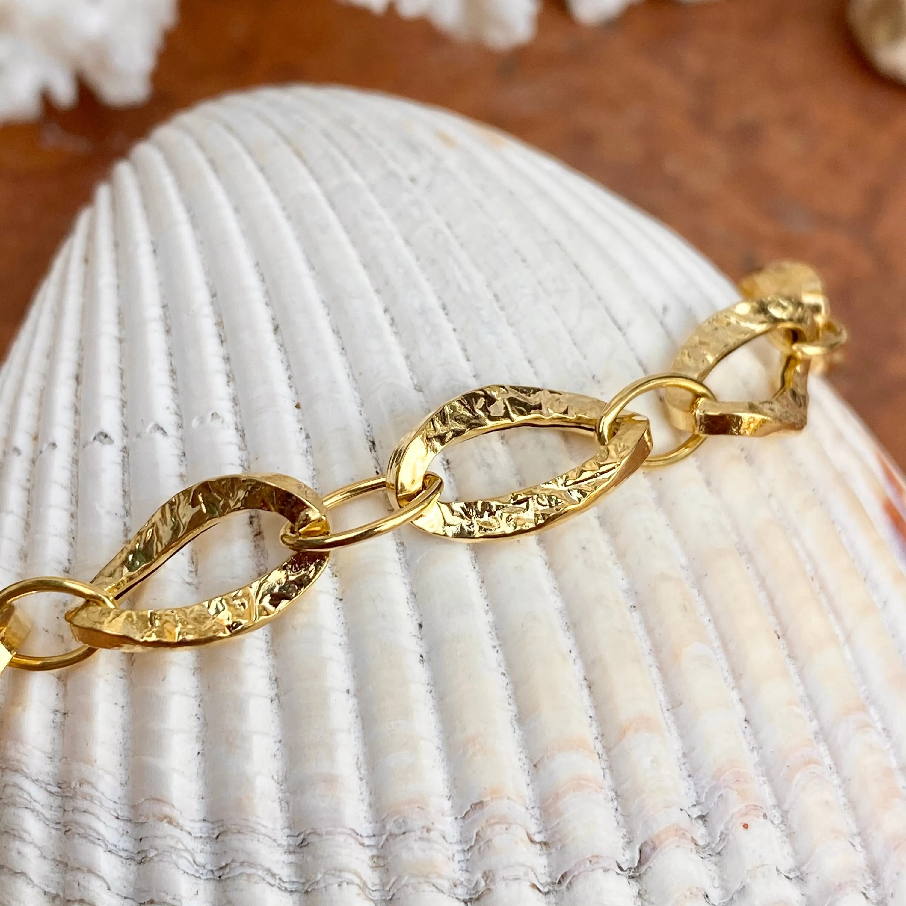 14KT Yellow Gold Hammered Oval Link Toggle Bracelet