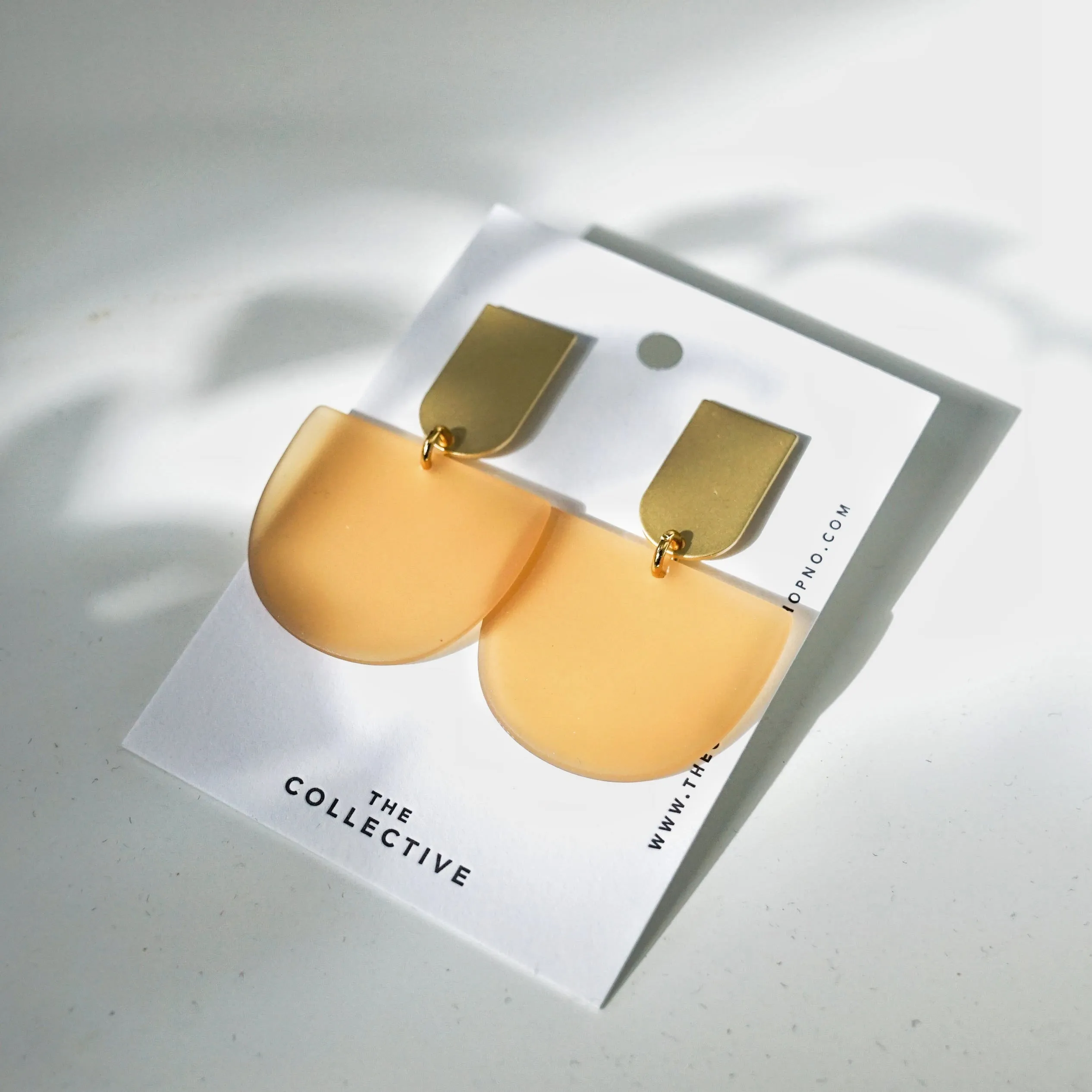 Bailey - Matte Resin w/Matte Gold Bar Studs Earrings