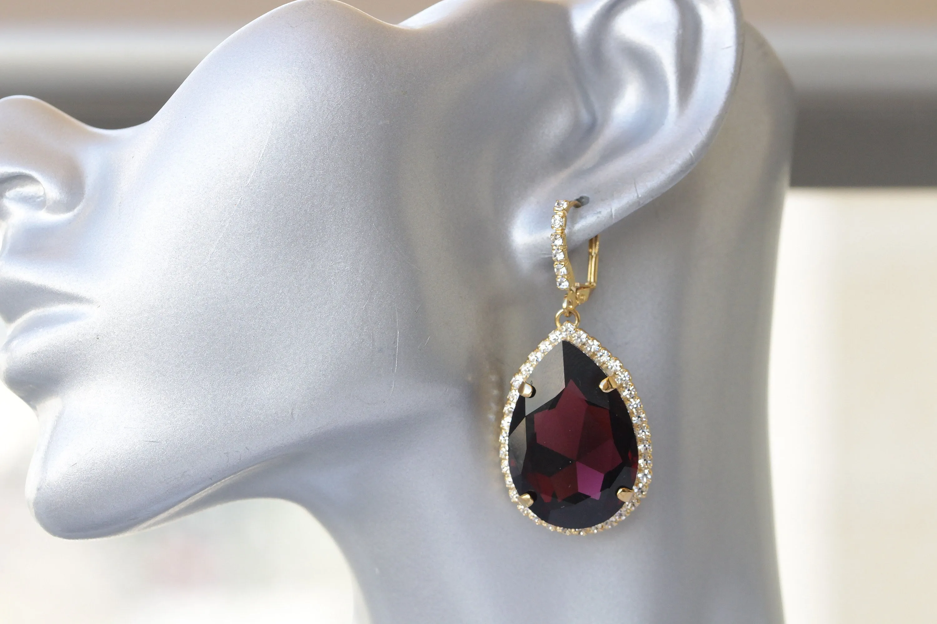 BURGUNDY TEARDROP EARRINGS
