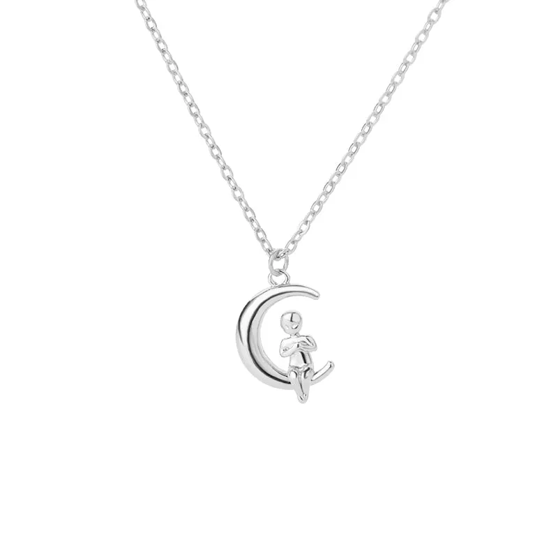Exquisite Baby Crescent Moon Pendant Necklaces For Women