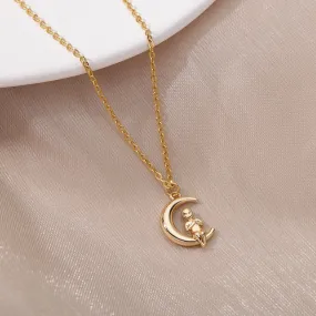 Exquisite Baby Crescent Moon Pendant Necklaces For Women