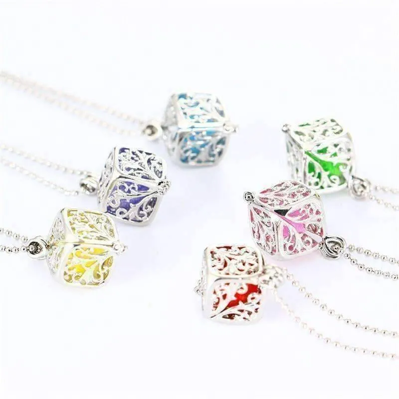 Filigree Aromatherapy Scent Diffuser Locket Necklace