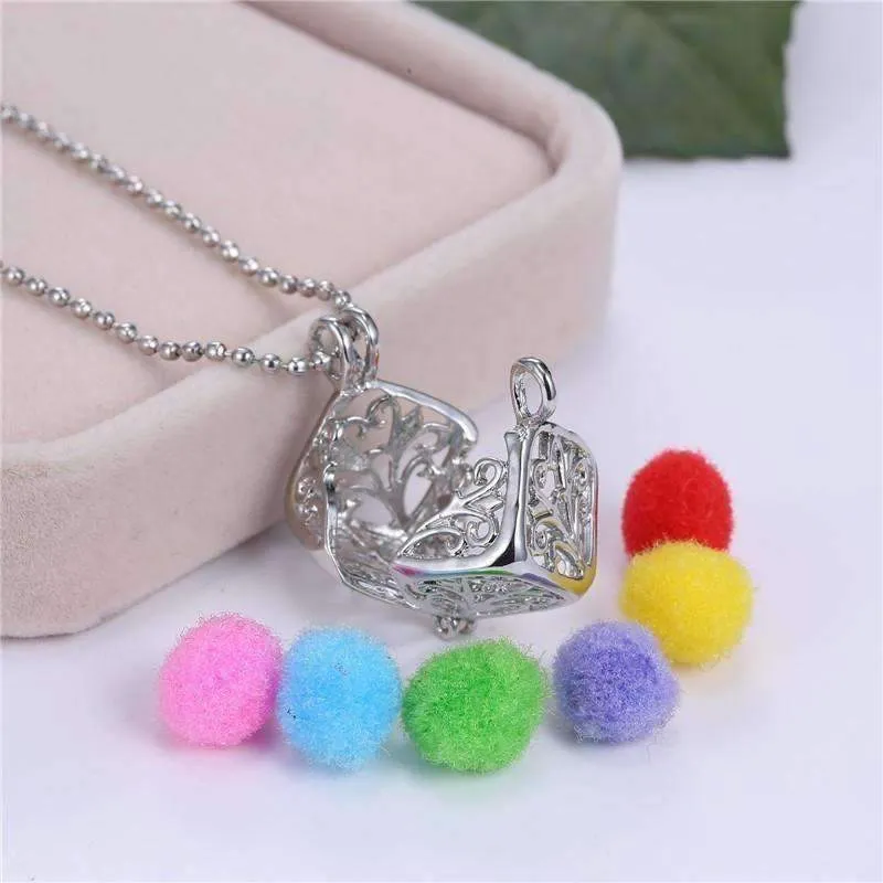 Filigree Aromatherapy Scent Diffuser Locket Necklace