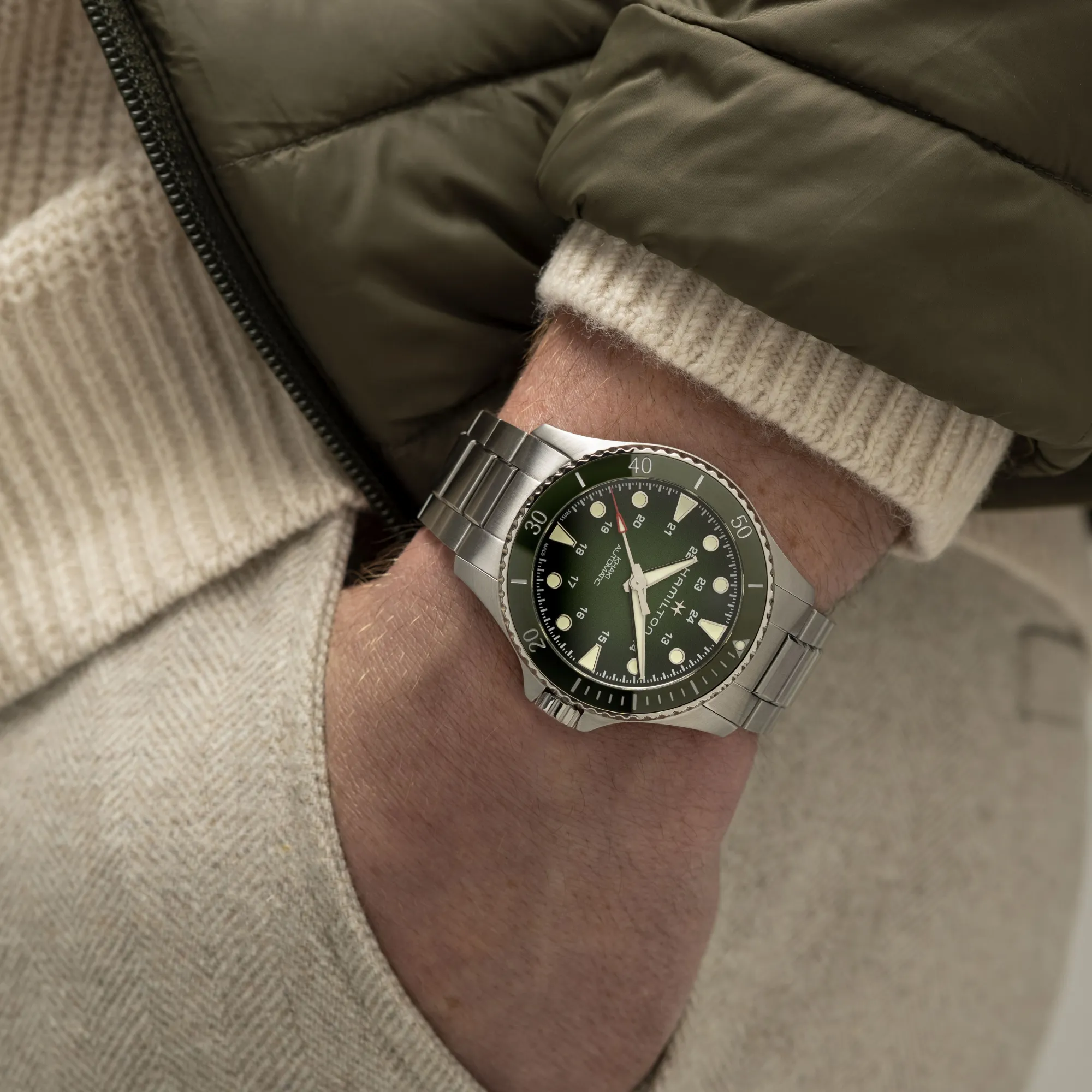HAMILTON KHAKI NAVY SCUBA H82525160