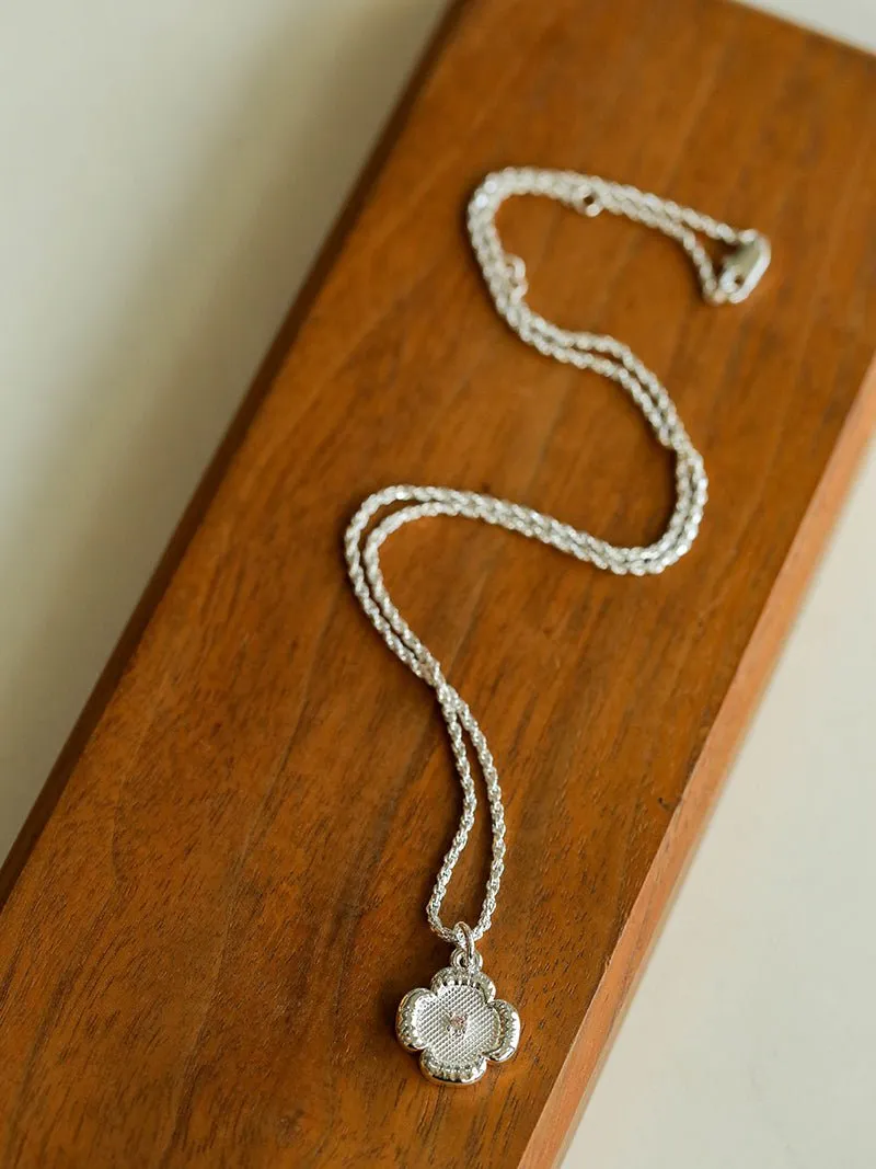 Lace Embroidered Flower Necklace