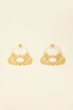 Large cut-out hoop earrings in gold-plated brass and pearls