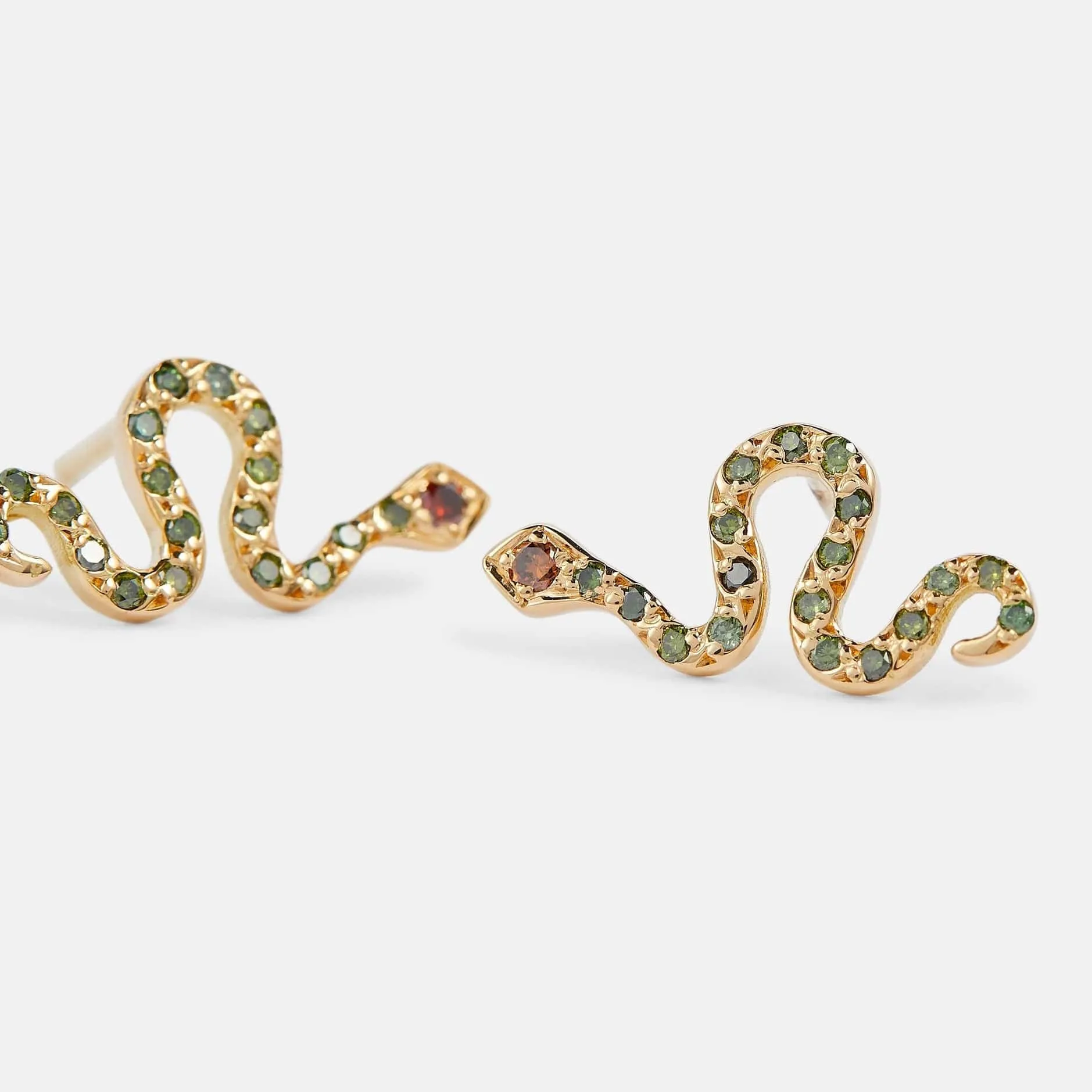 Little Snake Stud Y-Green D-Bur D