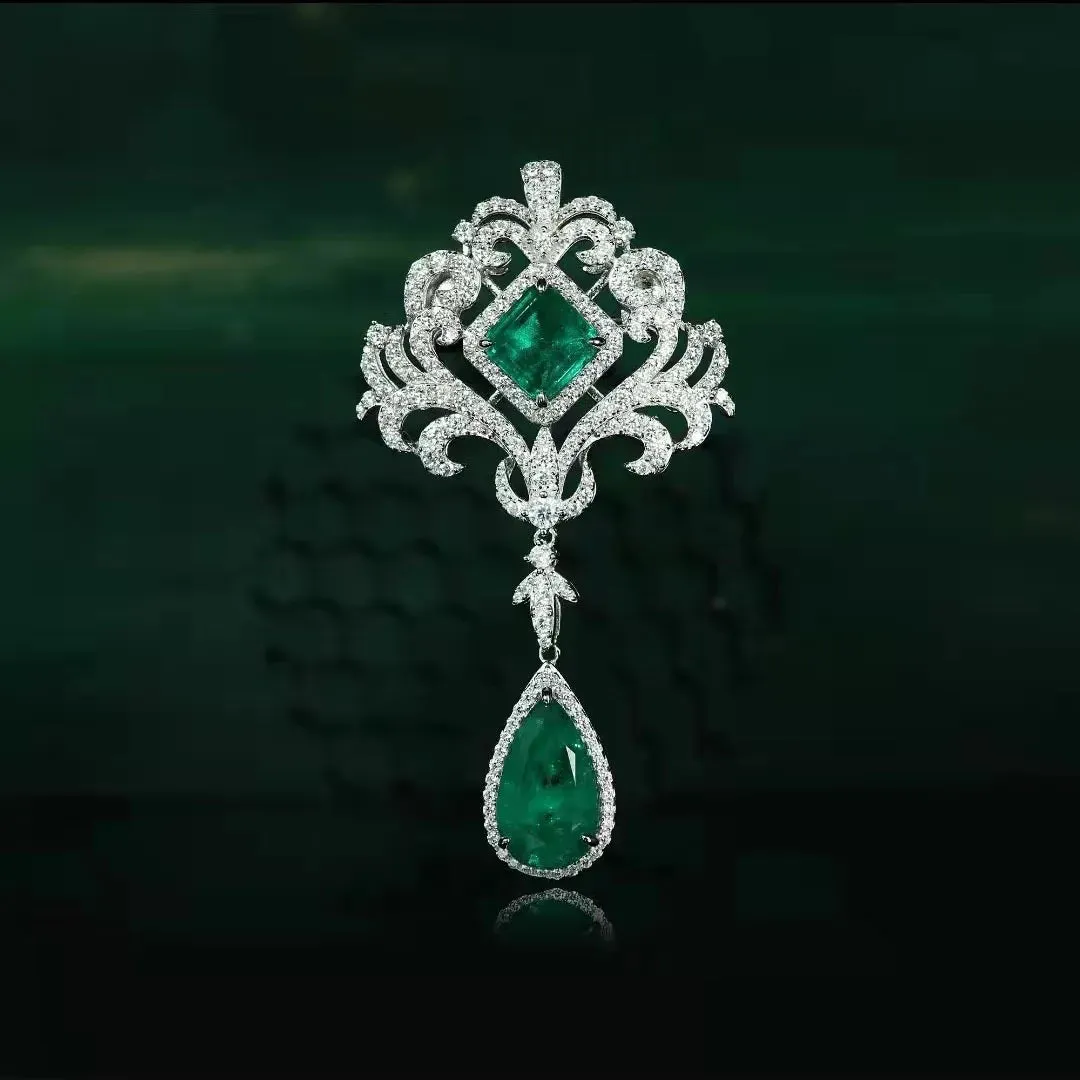 Luxury Temperament Simulation Emerald Pendant