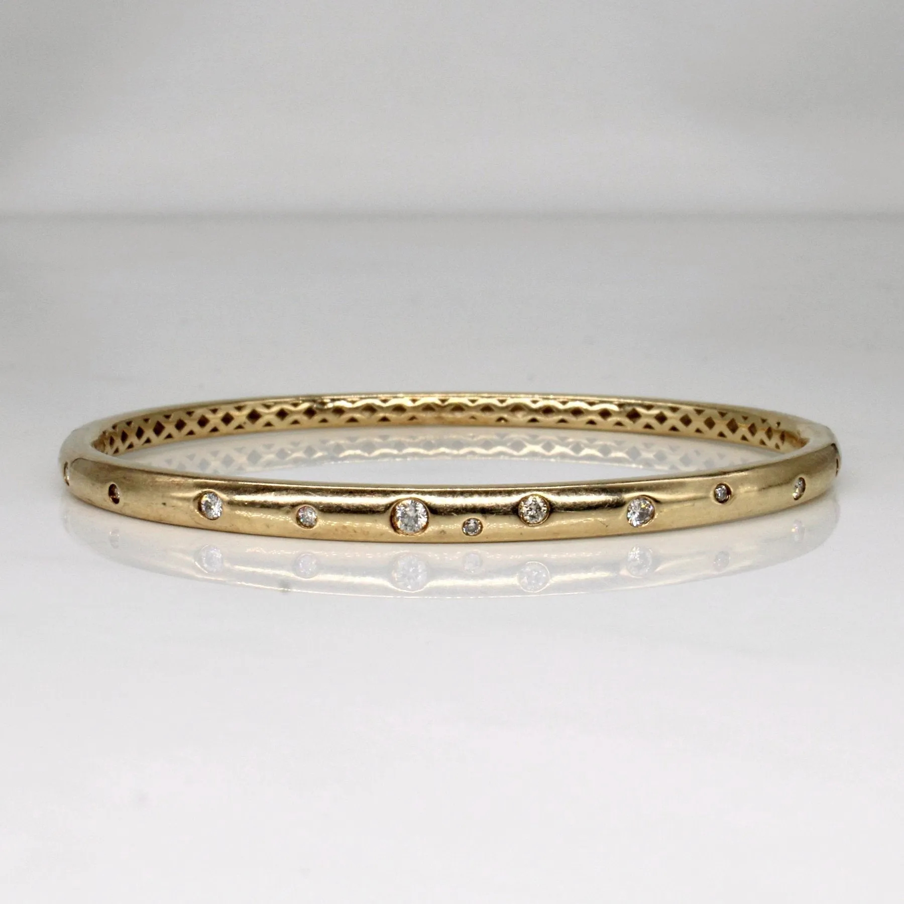 'Michael Hill' Flush Set Diamond Bangle | 0.25ctw | 7.5" |