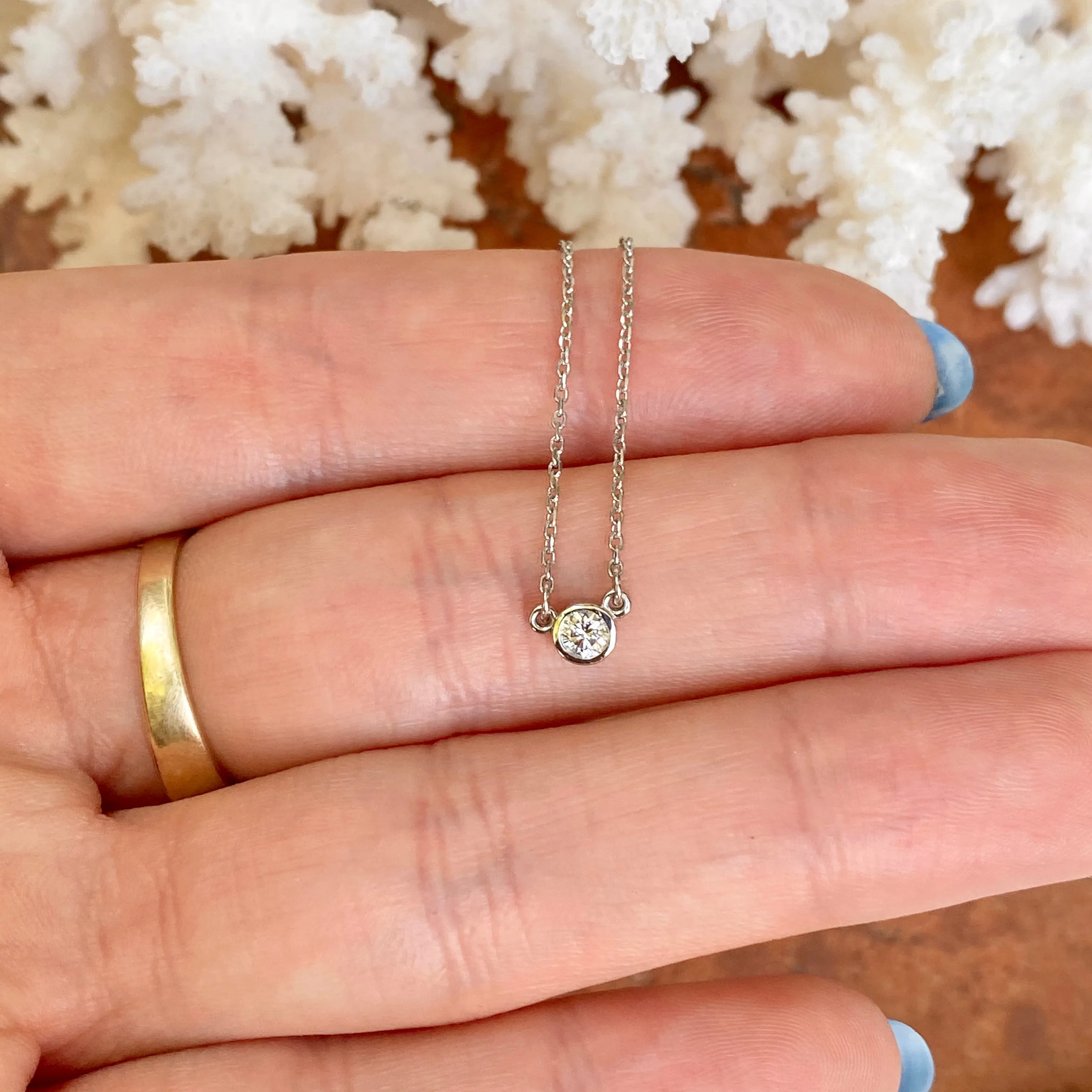 Platinum Bezel Set 1/10 CT Diamond Pendant Chain Necklace